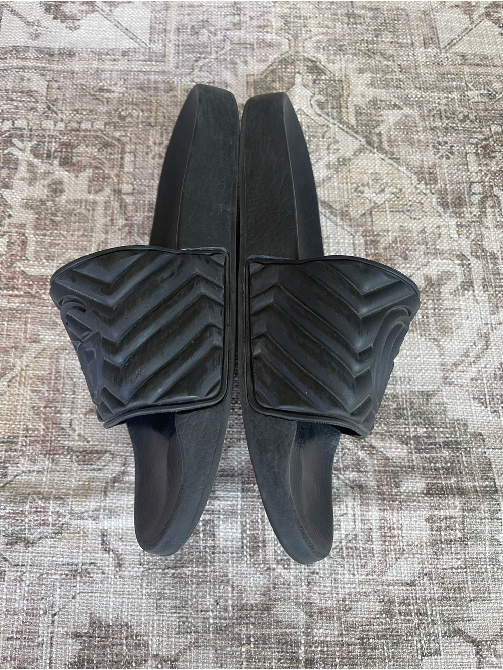 Gucci Black GG Logo Matelasse Rubber Slide Sandals - Picture 3 of 10